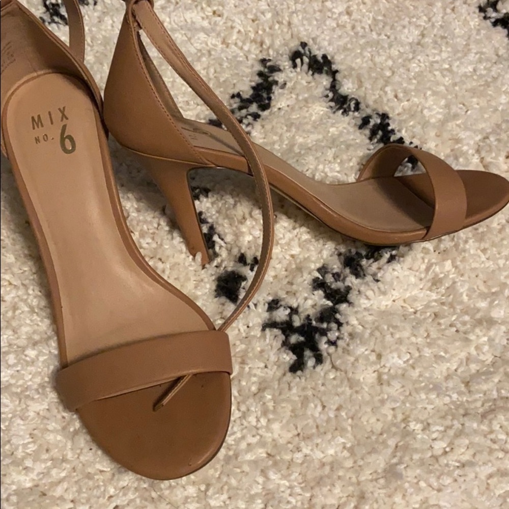 Heels - Picture 2 of 3